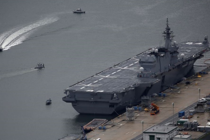 Nhật triển khai tàu chở trực thăng cỡ lớn tới Biển Đông trong vòng 2 tháng