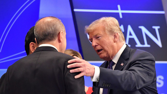 Ông Trump dọa hủy hoại Thổ Nhĩ Kỳ nếu người Kurd ở Syria bị tấn công Ông Trump dọa hủy hoại Thổ Nhĩ Kỳ nếu người Kurd ở Syria bị tấn công