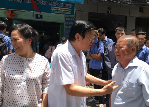 Vợ chồng nguyên Chủ tịch nước Trương Tấn Sang ăn cơm 2.000 đồng