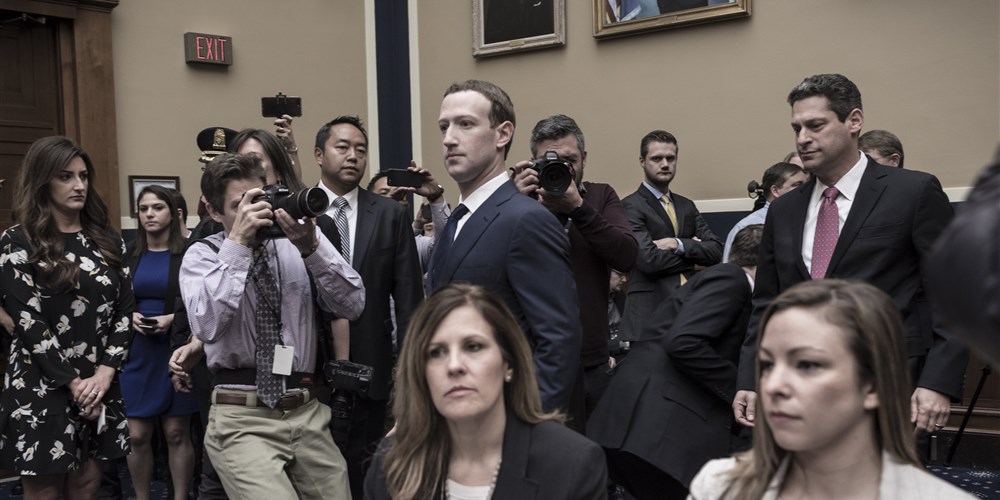Ngay cả Mark Zuckerberg cũng là nạn nhân của Cambridge Analytica Ngay cả Mark Zuckerberg cũng là nạn nhân của Cambridge Analytica