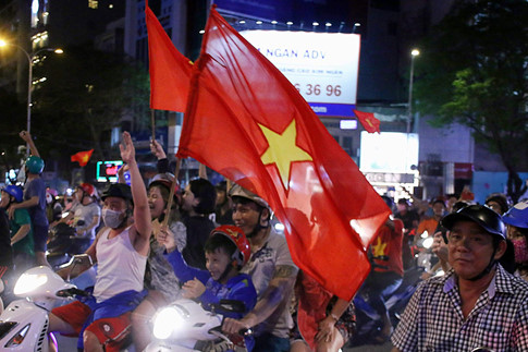 U.23 Việt Nam vào bán kết tuyệt vời: Biển người ra đường ăn mừng U.23 Việt Nam vào bán kết tuyệt vời: Biển người ra đường ăn mừng