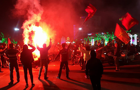 U.23 Việt Nam vào bán kết tuyệt vời: Biển người ra đường ăn mừng U.23 Việt Nam vào bán kết tuyệt vời: Biển người ra đường ăn mừng