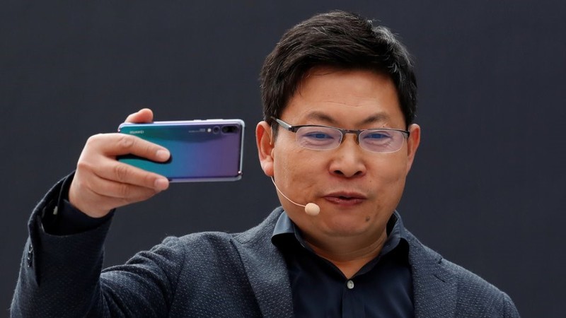 Bị tấn công trên mọi mặt trận, Huawei đã tìm ra phương án B để thay thế Android, Play Store