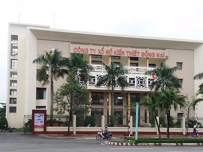 Bắt nguyên Tổng giám đốc Công ty Xổ số kiến thiết Đồng Nai Bắt nguyên Tổng giám đốc Công ty Xổ số kiến thiết Đồng Nai