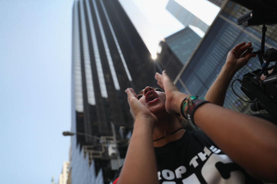 Trump ngưng 'Chính sách Giấc mơ' của Obama, biểu tình nổ ra khắp Mỹ Trump ngưng 'Chính sách Giấc mơ' của Obama, biểu tình nổ ra khắp Mỹ