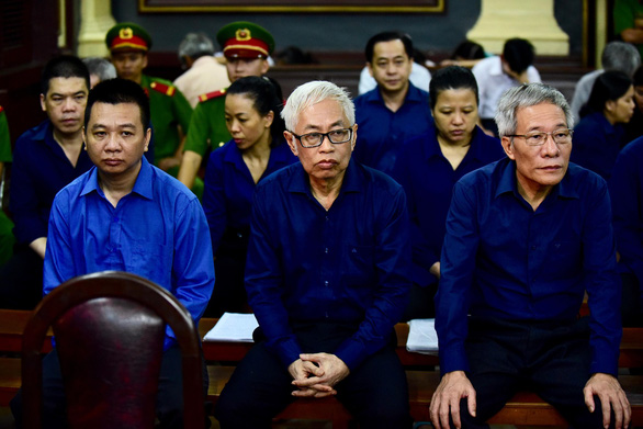 Ông Trần Phương Bình 'ân hận vì suốt 10 năm che giấu sai phạm' Ông Trần Phương Bình 'ân hận vì suốt 10 năm che giấu sai phạm'