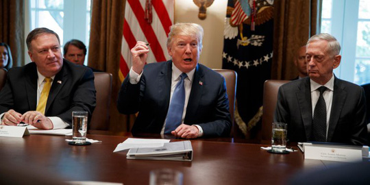 Tiết lộ bom tấn: Tổng thống Trump "đòi ám sát ông Assad" Tiết lộ bom tấn: Tổng thống Trump "đòi ám sát ông Assad"