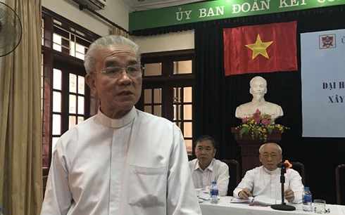 Phục vụ Tổ quốc là trách nhiệm của người công giáo Phục vụ Tổ quốc là trách nhiệm của người công giáo