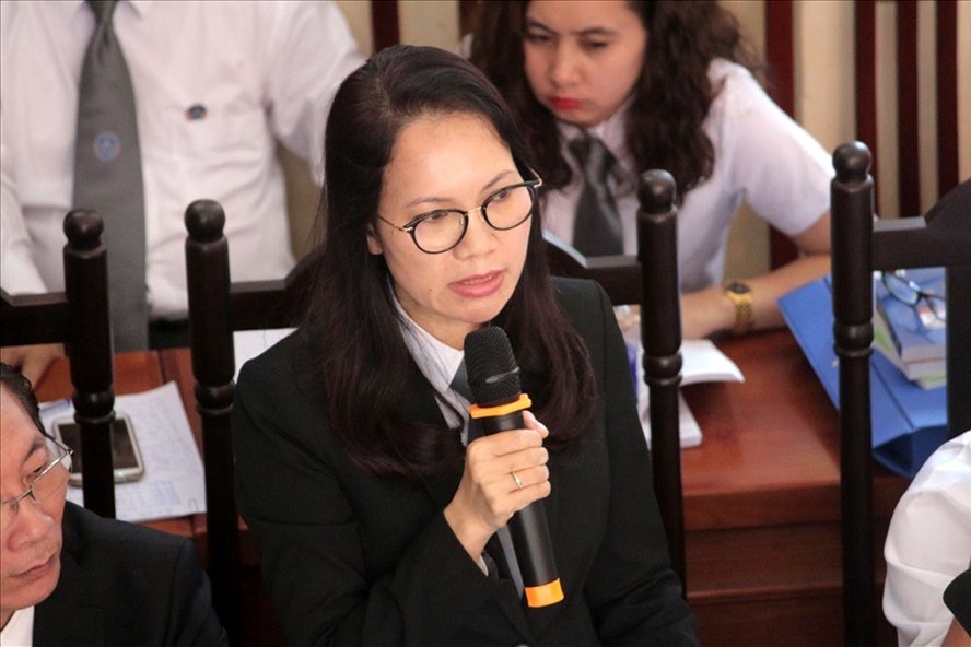 Góc khuất ở phiên tòa sơ thẩm vụ tai biến chạy thận tại Hòa Bình