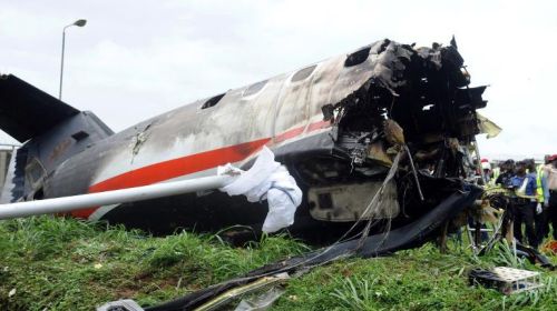 Rơi máy bay ở Indonesia, chỉ duy nhất cậu bé 12 tuổi sống sót