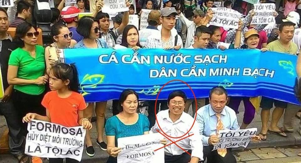 Công an Hoà Bình bắt khẩn cấp giáo viên phản động âm mưu lật đổ chính quyền Công an Hoà Bình bắt khẩn cấp giáo viên phản động âm mưu lật đổ chính quyền