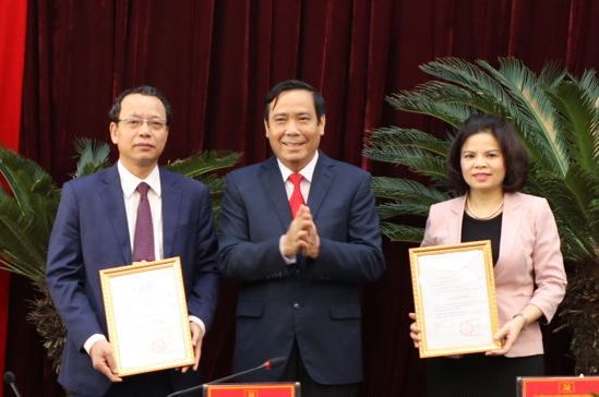 Ban Bí thư chuẩn y 2 tân Chủ tịch tỉnh giữ chức Phó Bí thư Tỉnh Ban Bí thư chuẩn y 2 tân Chủ tịch tỉnh giữ chức Phó Bí thư Tỉnh