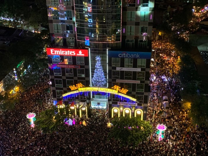 Rộn ràng đón năm mới 2019 khắp 3 miền Rộn ràng đón năm mới 2019 khắp 3 miền