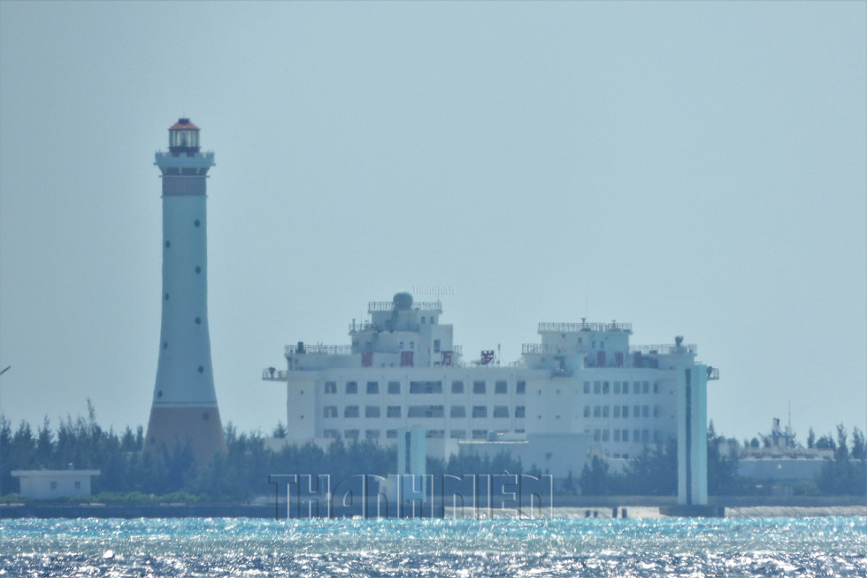 Hình ảnh mới nhất Trung Quốc xây dựng trái phép trên đá Gạc Ma