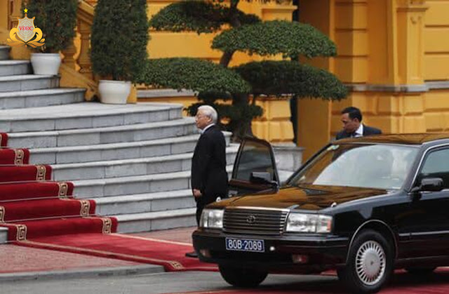 CHIẾC XE Toyota Crown 1998 CHIẾC XE Toyota Crown 1998