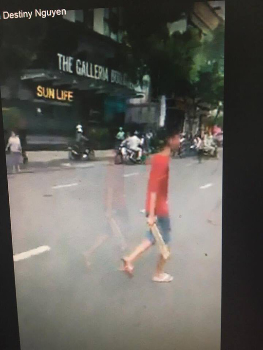 Khởi tố 4 đối tượng gây rối và đập phá xe buýt ở TP HCM Khởi tố 4 đối tượng gây rối và đập phá xe buýt ở TP HCM