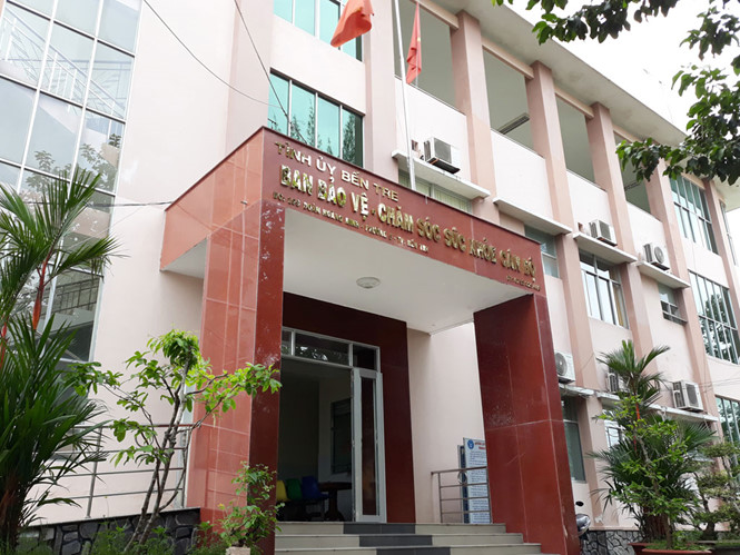 Bắt giam nữ kế toán Ban bảo vệ, chăm sóc sức khỏe cán bộ tỉnh Bến Tre Bắt giam nữ kế toán Ban bảo vệ, chăm sóc sức khỏe cán bộ tỉnh Bến Tre