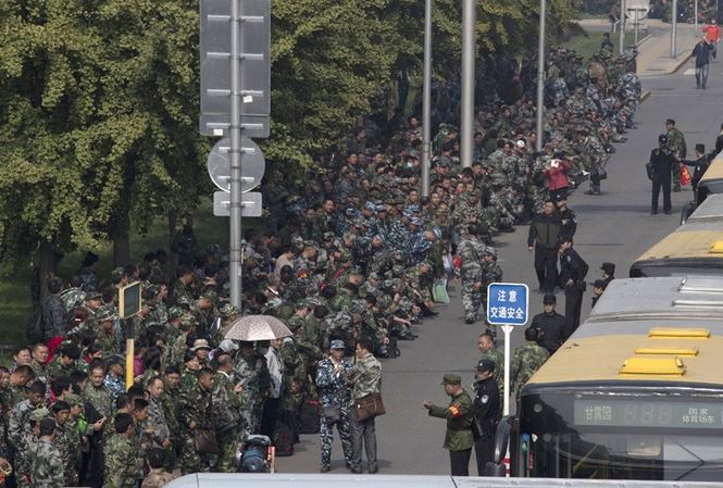 Trung Quốc bắt giữ 10 cựu binh liên quan đến biểu tình Trung Quốc bắt giữ 10 cựu binh liên quan đến biểu tình