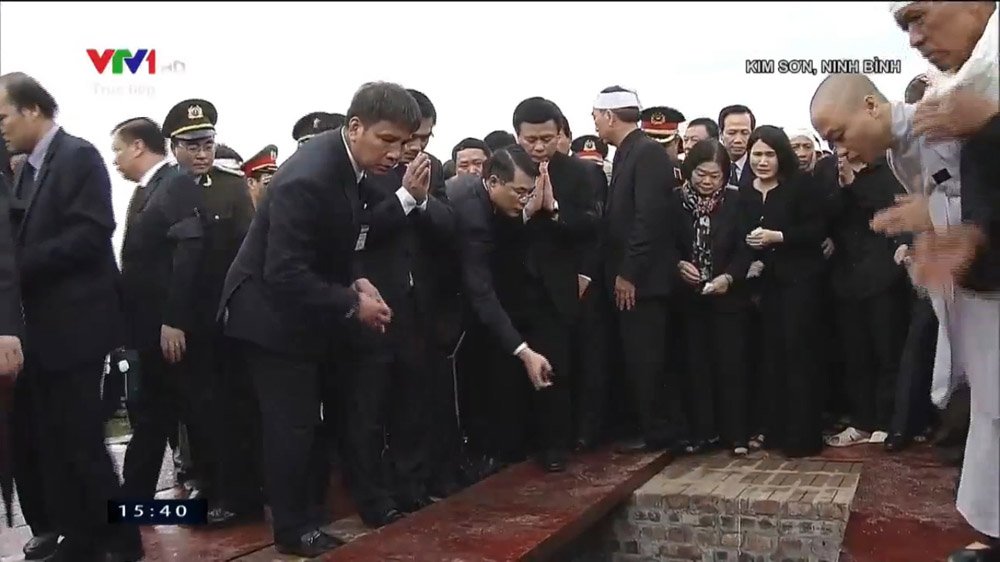 Lễ an táng Chủ tịch nước Trần Đại Quang tại quê nhà Lễ an táng Chủ tịch nước Trần Đại Quang tại quê nhà