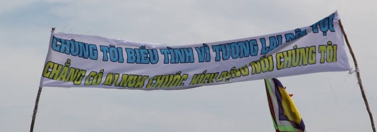 Biểu tình ngày 8-7-2018 tại giáo phận Vinh: bị mua chuộc, kích động hay tự phát? Biểu tình ngày 8-7-2018 tại giáo phận Vinh: bị mua chuộc, kích động hay tự phát?