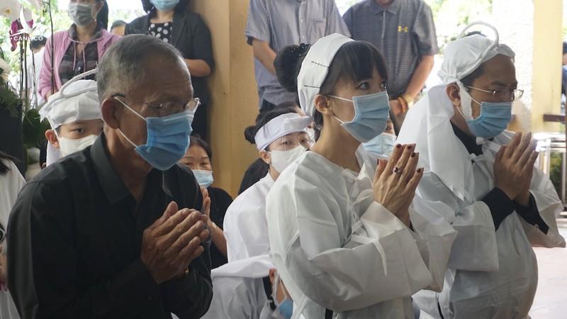 Dòng người tiễn biệt chú Hai Nghĩa tại nhà riêng ở Bến Tre