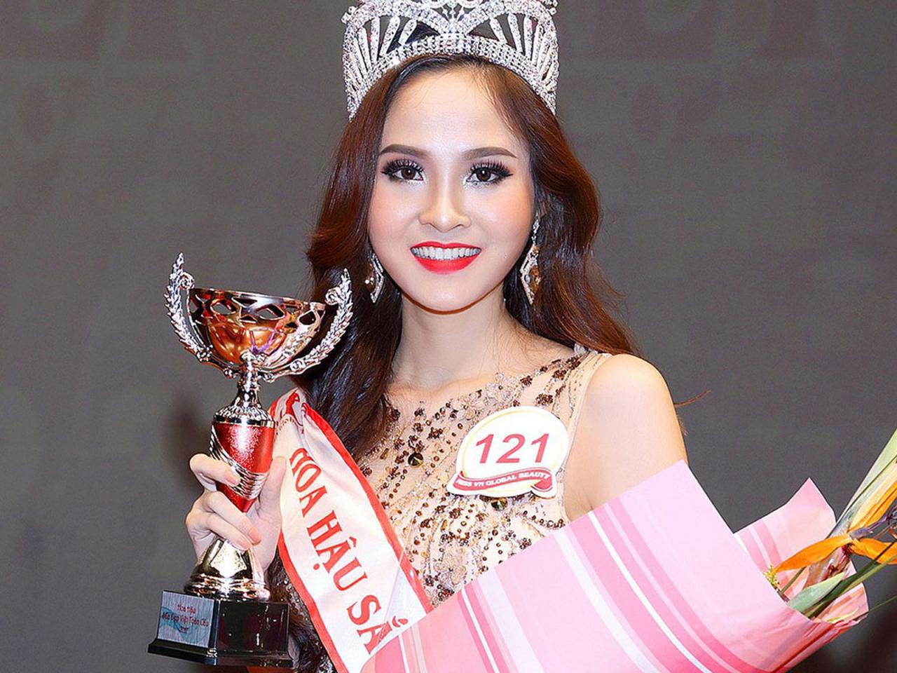 'Loạn' danh hiệu hoa hậu