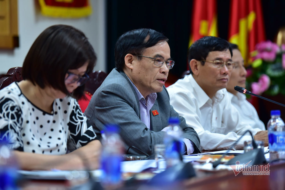 Cảnh báo có lợi ích nhóm trong 'cuộc chiến nước sạch' ở Hà Nội Cảnh báo có lợi ích nhóm trong 'cuộc chiến nước sạch' ở Hà Nội