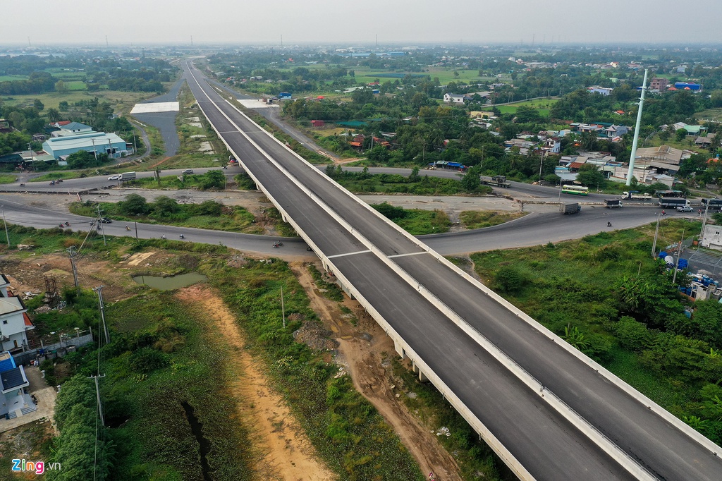 Cao tốc Bến Lức - Long Thành dở dang sau 5 năm thi công