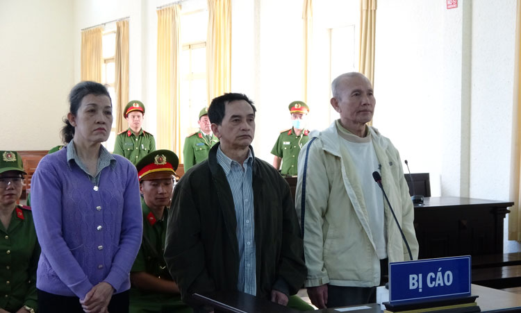 Bản án thích đáng dành cho những kẻ phá hoại đất nước