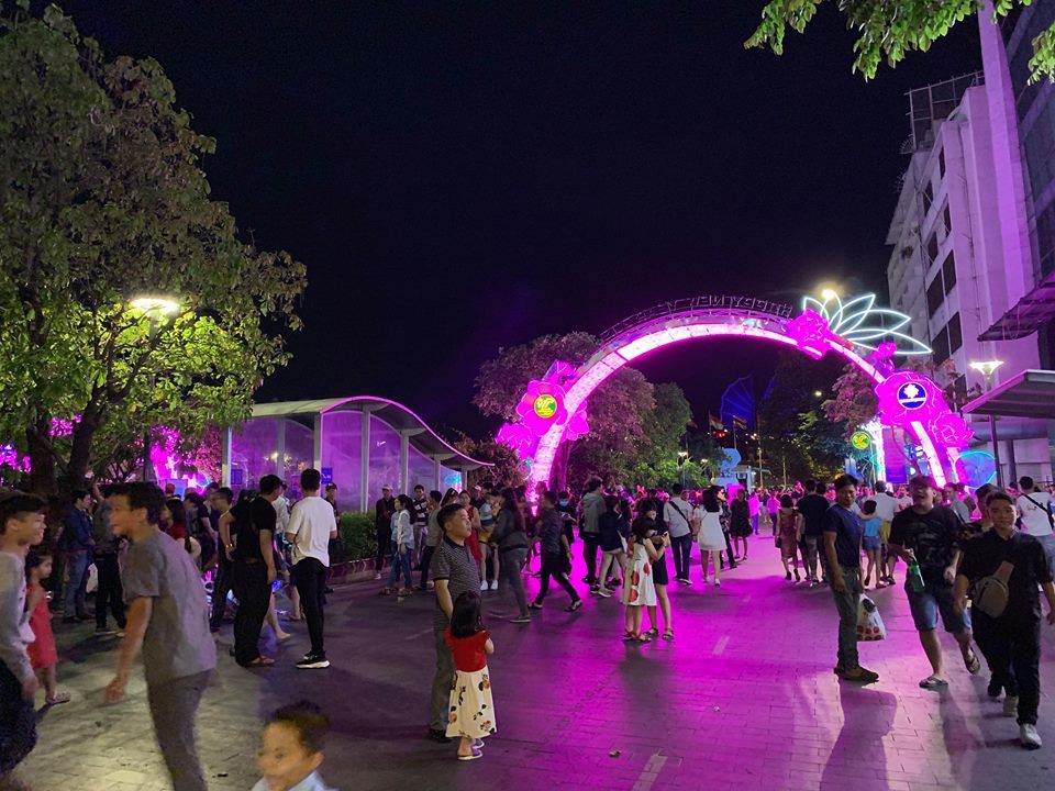 Rộn ràng đón năm mới 2019 khắp 3 miền Rộn ràng đón năm mới 2019 khắp 3 miền