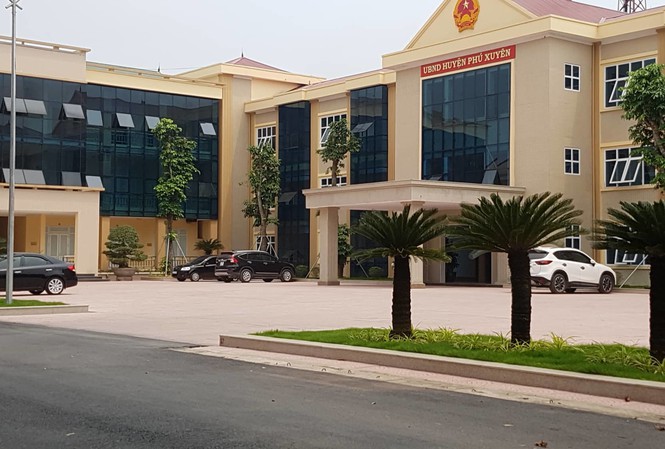 Nghi vấn 'trấn yểm' trụ sở huyện ở Hà Nội gây xôn xao Nghi vấn 'trấn yểm' trụ sở huyện ở Hà Nội gây xôn xao