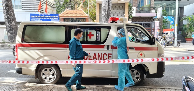 Phi hành đoàn 16 người, có tới 9 người nhiễm SARS-CoV-2 Phi hành đoàn 16 người, có tới 9 người nhiễm SARS-CoV-2