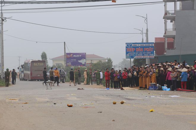 Xe khách đâm đoàn đưa tang: Tài xế khai do sương mù, không chú ý quan sát Xe khách đâm đoàn đưa tang: Tài xế khai do sương mù, không chú ý quan sát