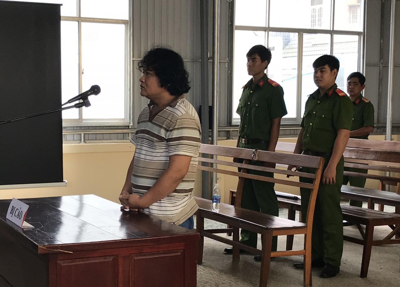 Xúc phạm lãnh đạo, Đảng và Nhà nước, kêu gọi biểu tình trên facebook bị lãnh án tù Xúc phạm lãnh đạo, Đảng và Nhà nước, kêu gọi biểu tình trên facebook bị lãnh án tù