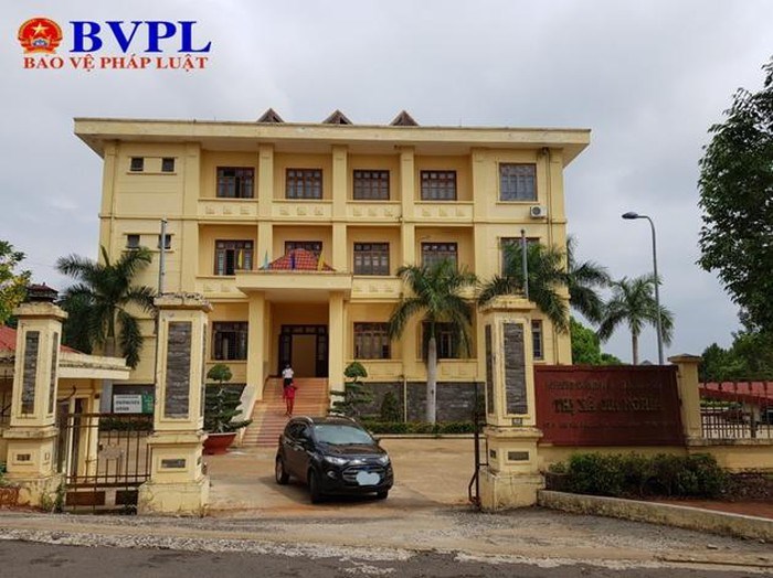 Chủ tịch HĐND thị xã bị miễn nhiệm vì không có bằng đại học