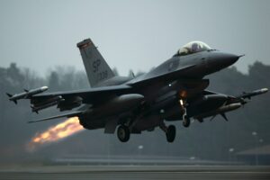 Tiêm kích F-16 đuổi máy bay lạ tiếp cận resort ông Trump đang ở Tiêm kích F-16 đuổi máy bay lạ tiếp cận resort ông Trump đang ở