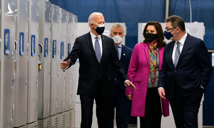 Một tháng Tổng thống Joe Biden lãnh đạo nước Mỹ chống Covid-19