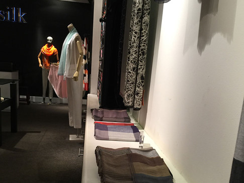 Vụ khăn lụa Khaisilk có nguồn gốc Trung Quốc: Doanh nghiệp đang loanh quanh chạy tội Vụ khăn lụa Khaisilk có nguồn gốc Trung Quốc: Doanh nghiệp đang loanh quanh chạy tội