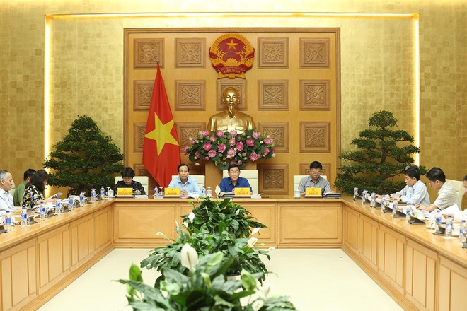 Tiếp tục lấy ý kiến về tăng tuổi hưu, thêm ngày nghỉ lễ trong năm Tiếp tục lấy ý kiến về tăng tuổi hưu, thêm ngày nghỉ lễ trong năm