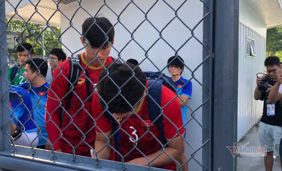 U22 Việt Nam phải... điểm danh, ký tên mới được tập luyện U22 Việt Nam phải... điểm danh, ký tên mới được tập luyện