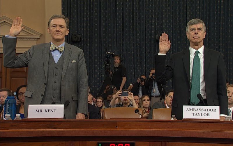 Hạ viện Mỹ điều trần công khai phục vụ luận tội Tổng thống Trump Hạ viện Mỹ điều trần công khai phục vụ luận tội Tổng thống Trump