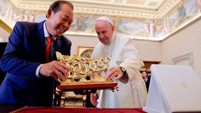 THẤY GÌ TỪ VIỆC VIỆT NAM - VATICAN NÂNG CẤP QUAN HỆ? THẤY GÌ TỪ VIỆC VIỆT NAM - VATICAN NÂNG CẤP QUAN HỆ?