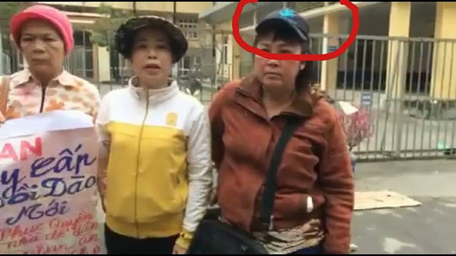 “Dân oan” vẫn “hành nghề” dịp Tết để kiếm tiền “Dân oan” vẫn “hành nghề” dịp Tết để kiếm tiền