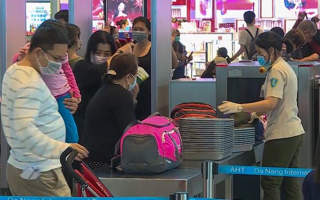 Đưa 47 khách Trung Quốc từ Đà Nẵng về nước