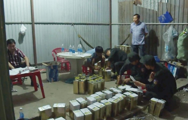 Đại gia Trịnh Sướng và đồng phạm thu lợi hàng nghìn tỷ từ xăng giả? Đại gia Trịnh Sướng và đồng phạm thu lợi hàng nghìn tỷ từ xăng giả?