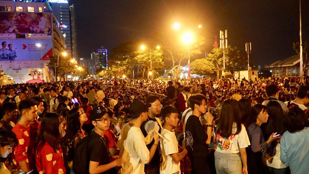 Rộn ràng đón năm mới 2019 khắp 3 miền Rộn ràng đón năm mới 2019 khắp 3 miền