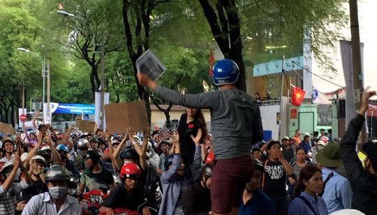 Đắk Lắk: Xử lý 10 vụ rải tờ rơi, trưng biểu ngữ phản đối dự thảo Luật Đặc khu Đắk Lắk: Xử lý 10 vụ rải tờ rơi, trưng biểu ngữ phản đối dự thảo Luật Đặc khu