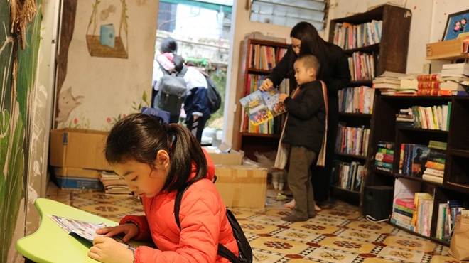 Chàng trai trẻ và chuỗi dự án xã hội miễn phí Chàng trai trẻ và chuỗi dự án xã hội miễn phí