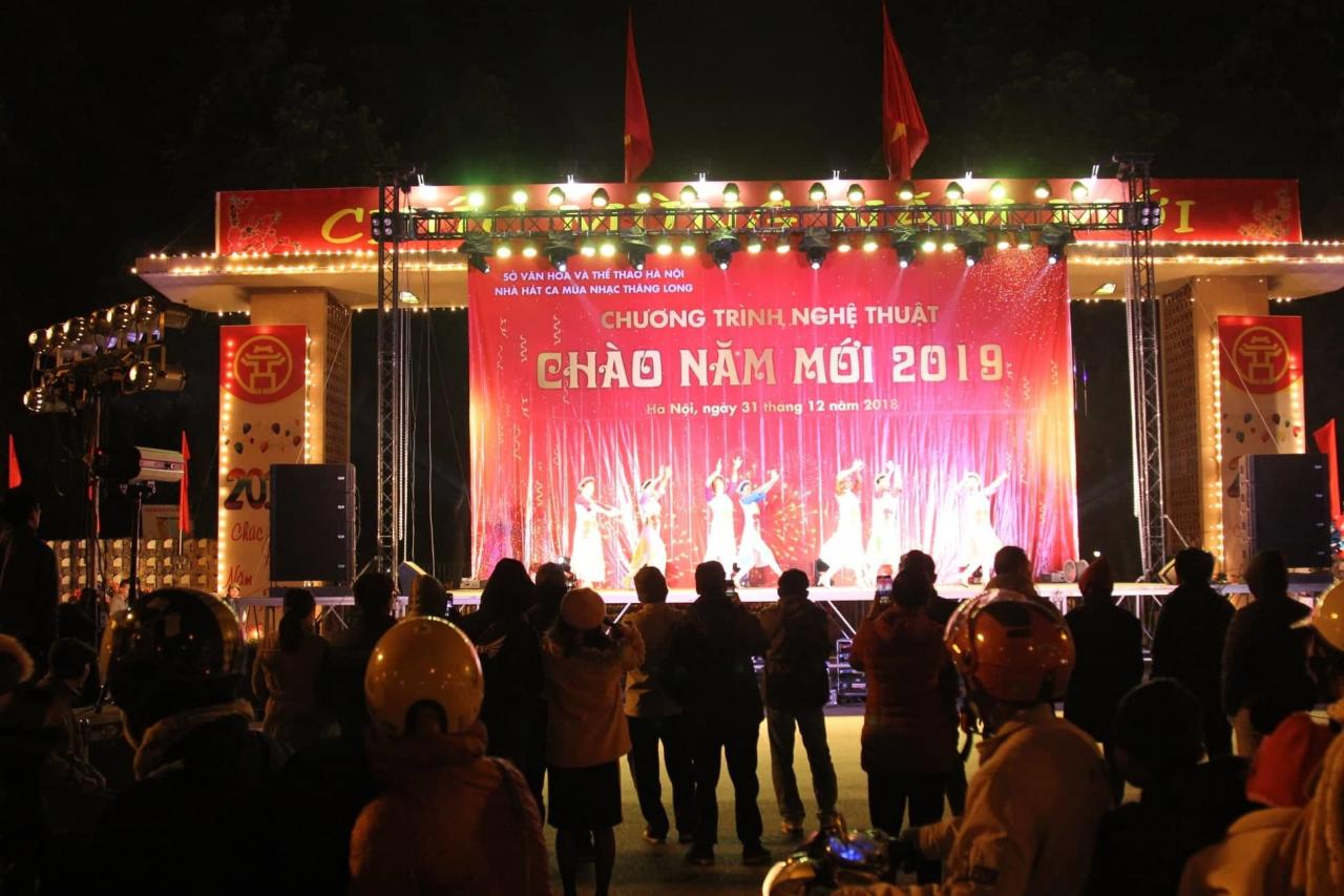 Rộn ràng đón năm mới 2019 khắp 3 miền Rộn ràng đón năm mới 2019 khắp 3 miền