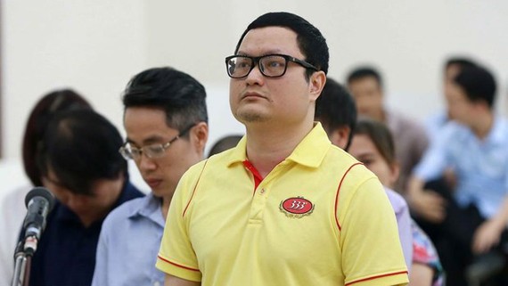 Thao túng giá chứng khoán, lãnh án chung thân Thao túng giá chứng khoán, lãnh án chung thân